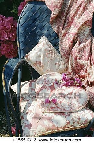 Stock Image - Still-Life of sweetpeas. Fotosearch
