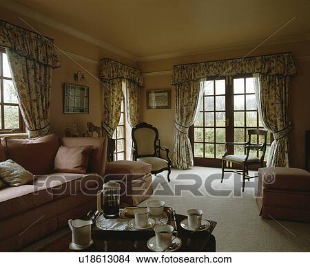 Picture - Traditional country living room. Fotosearch