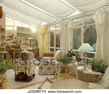 conservatory room