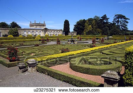 Blenheim Palace, Woodstock, near Oxford, Oxfordshire, England. Italian Garden. View Large Photo Image Stock Image - Blenheim Palace, Woodstock, near Oxford, Oxfordshire, England. Italian Garden.. Fotosearch