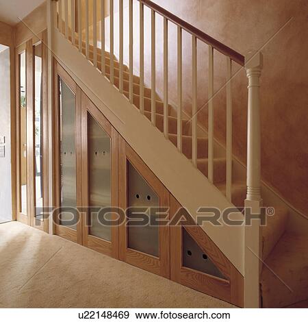 Escaleras con almacenamiento