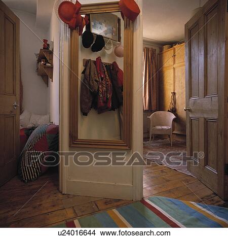 halls, interior, interiors, traditional, mirrors, hr 464 View Large Photo Image Picture - halls, interior, interiors, traditional, mirrors, hr 464. Fotosearch