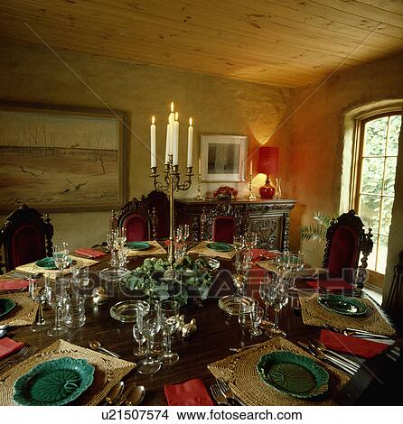 Picture - red, interior, settings, lighting, candle, green, interiors. Fotosearch
