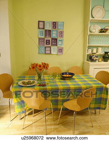 Arne Jacobsen Fourmi Chaises Dans Pastel Jaune Salle Manger