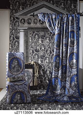 青 新古典主義 パターン装飾された カーテン そして 椅子 で 似合う Loosecover に対して 黒 新古典主義 壁紙 画像コレクション U Fotosearch