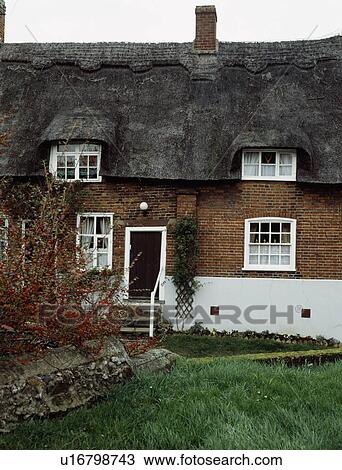 Traditional thatched country cottage in Winter View Large Photo Image Stock Image - Traditional thatched country cottage in Winter. Fotosearch