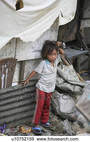 人々 子供 人 子供 暮らし スラム街 写真館 イメージ館 U Fotosearch