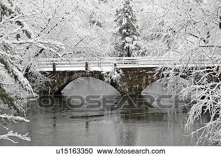 Stock Image -  design winter stone arch bridge court st keene . Fotosearch