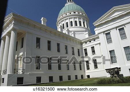 Stock Image -  st louis downtown old courthouse dome portico mo. Fotosearch
