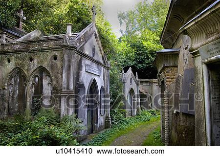 Stock Image -  tombs highgate cemetery london circle lebanon. Fotosearch