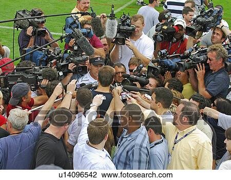 Stock Image -  20080724 patriots camp new england tom brady. Fotosearch
