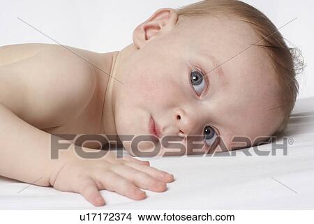 Picture - Baby (6-12 months), portrait. Fotosearch