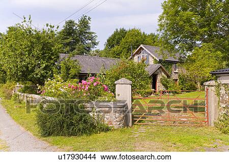 Five-bar gate in front of garden and country cottage View Large Photo Image Picture - Five-bar gate in front of garden and country cottage. Fotosearch