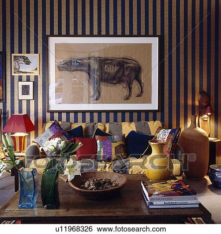 Stock Bilder - groß, bild, oben, gelb schwarz, wide-striped, sofa ... Stock Bilder - groß, bild, oben, gelb schwarz, wide-striped, sofa ...