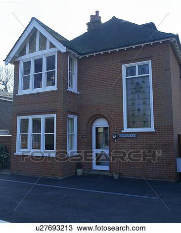 Brick-built, edwardian, einfamilien haus, mit, erkerfenster Stock Bild