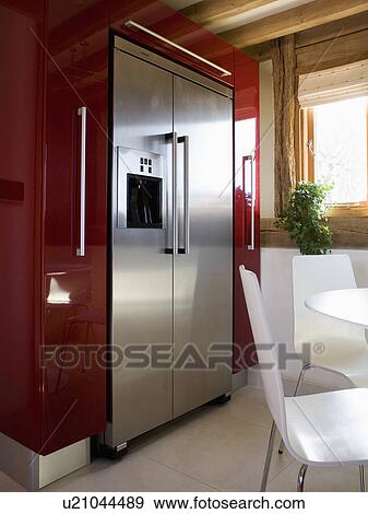 Groß, rostfreiem stahl, american-style, fridge-freezer, in, modernes ... Groß, rostfreiem stahl, american-style, fridge-freezer, in, modernes ...