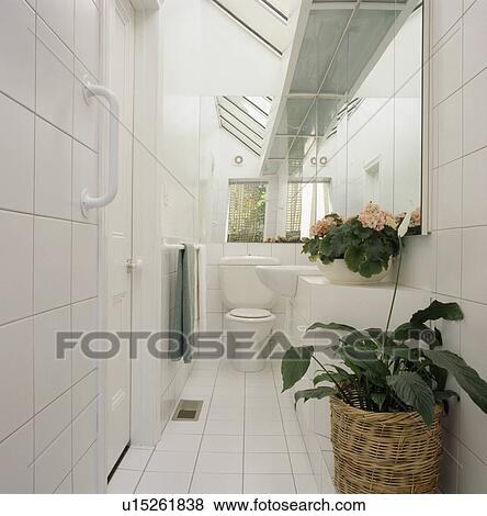 Fotos - pequeño, moderno, blanco, embaldosado, cuarto de baño ... Fotos - pequeño, moderno, blanco, embaldosado, cuarto de baño ...