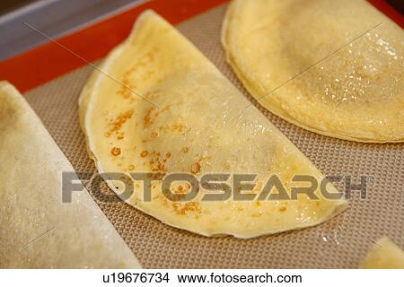 Picture - Filled Crepes / step shot. Fotosearch