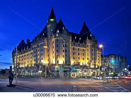 Fairmont Chateau Laurier Hotel Dans En Ville Ottawa Ontario Canada Banque D Image U Fotosearch