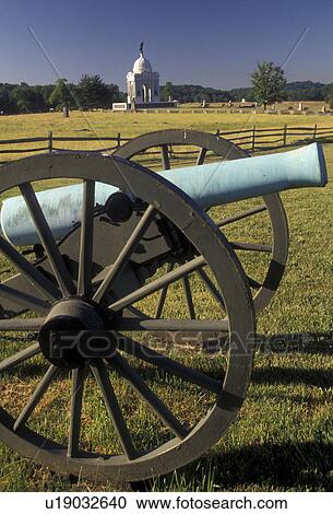 Stock Image -  cannon, Gettysburg, civil war, battlefield, Gettysburg Military Park, Pennsylvania, Monument and cannon displayed at Gettysburg National Military Park in Gettysburg in the state of Pennsylvania.. Fotosearch
