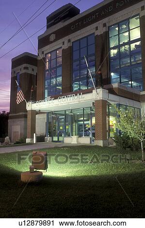 Stock Image -  Fort Wayne, Indiana, The Science Center in Fort Wayne is illuminated at [evening, night]. . Fotosearch
