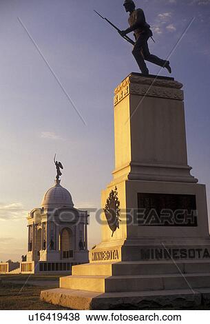 Stock Photo -  Gettysburg, civil war, battlefield, statue, Gettysburg Military Park, Pennsylvania, Monuments at Gettysburg National Military Park in Gettysburg in the state of Pennsylvania.. Fotosearch