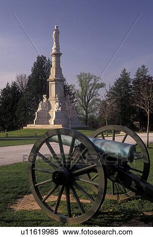 Stock Photography -  Gettysburg, civil war, battlefield, Gettysburg National Military Park, Pennsylvania, Soldier's National Monument at the National Cemetery in Gettysburg Nat'l Military Park in Gettysburg in the state of Pennsylvania.. Fotosearch