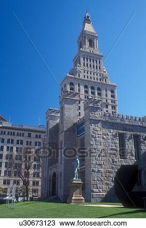 Hartford, Connecticut, insurance, Connecticut, The Travelers Insurance Tower Building behind the Wadsworth Atheneum in the capital city of Hartford, Connecticut is one of the tallest structures in New England. View Large Photo Image Stock Image - Hartford, Connecticut, insurance, Connecticut, The Travelers Insurance Tower Building behind the Wadsworth Atheneum in the capital city of Hartford, Connecticut is one of the tallest structures in New England.. Fotosearch