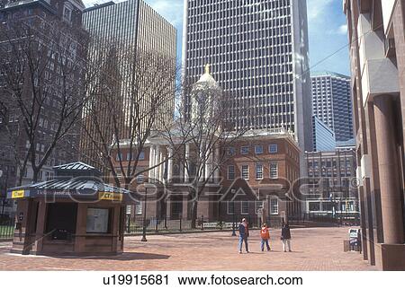 Stock Image -  Hartford, Connecticut, The Old State House, Federal Style building of the Old State House built in 1796 in the downtown district of the capital city of Hartford, Connecticut.. Fotosearch