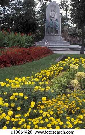 Illinois, Oak Park, WWI War Memorial in Oak Park. Flowers in city park., View Large Photo Image Stock Image - Illinois, Oak Park, WWI War Memorial in Oak Park. Flowers in city park., . Fotosearch