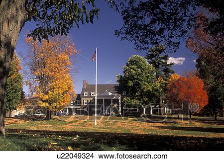 Picture -  mansion, Copperstown, New York, The Fenimore Art Museum (a neo-Georgian structure) in Cooperstown in the autumn in the state of New York.. Fotosearch