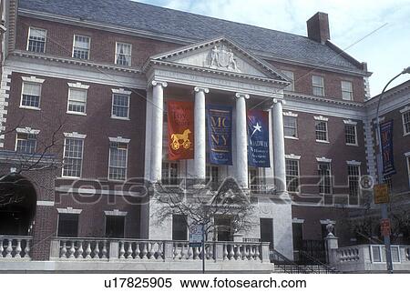 Stock Photography -  New York City, Museum, Manhattan, New York, N. Y. C The Georgian Colonial building houses the Museum of the City of New York in Upper Manhattan in New York City, New York. . Fotosearch