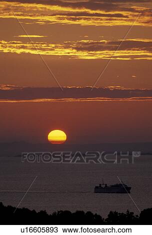 St. Lawrence River, sunrise, sunset, Quebec City, Quebec, Canada, Scenic view of the sunrise over the Saint Lawrence River (Fleuve Saint-Laurent) in Quebec City in the Province of Quebec, Canada. View Large Photo Image Stock Image - St. Lawrence River, sunrise, sunset, Quebec City, Quebec, Canada, Scenic view of the sunrise over the Saint Lawrence River (Fleuve Saint-Laurent) in Quebec City in the Province of Quebec, Canada.. Fotosearch