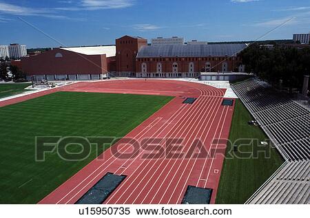 陸上競技 大学 大学 リンカーン Ne ネブラスカ 大学 の ネブラスカ Ed ダム トラック 上に 大学 の ネブラスカ Campus ストックフォト 写真素材 U Fotosearch