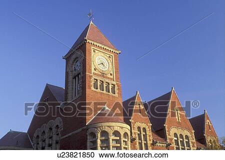 Amherst, MA, Massachusetts, Town Hall in downtown Amherst in the autumn. View Large Photo Image Stock Image - Amherst, MA, Massachusetts, Town Hall in downtown Amherst in the autumn.. Fotosearch