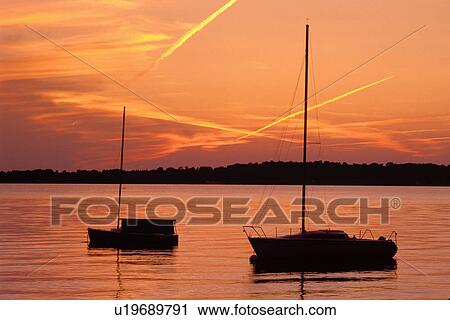 Finger Lakes, sunset, sunrise, Auburn, New York, NY, Owasco Yacht Club at sunset on Owasco Lake in Auburn. View Large Photo Image Stock Image - Finger Lakes, sunset, sunrise, Auburn, New York, NY, Owasco Yacht Club at sunset on Owasco Lake in Auburn.. Fotosearch