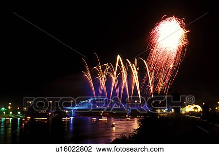 fireworks, Sioux City, IA, Iowa, Firework display over the Missouri River at the River-Cade Festival in Sioux City. View Large Photo Image Stock Image - fireworks, Sioux City, IA, Iowa, Firework display over the Missouri River at the River-Cade Festival in Sioux City.. Fotosearch