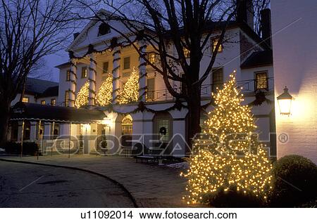inn, Christmas, lodging, Colonial Williamsburg, Virginia, VA, Williamsburg, Christmas decorations outside Williamsburg Inn in the evening. View Large Photo Image Picture - inn, Christmas, lodging, Colonial Williamsburg, Virginia, VA, Williamsburg, Christmas decorations outside Williamsburg Inn in the evening.. Fotosearch