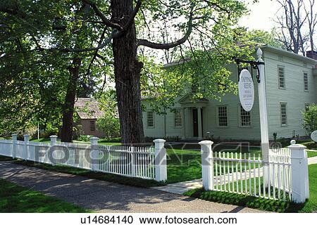 Stock Image -  law school, Lichtfield Hills, Tapping Reeve house & Law School, America's first School of Law in Litchfield, Connecticut. . Fotosearch
