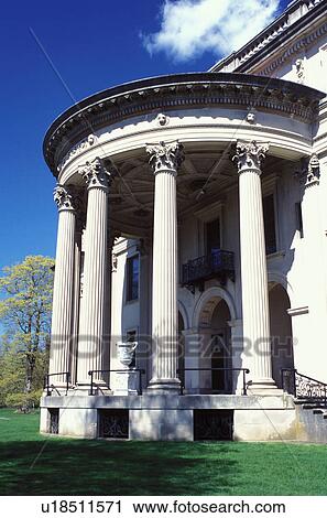 Stock Image -  mansion, Hyde Park, Vanderbilt Mansion National Historic Site, New York, Vanderbilt Mansion an Italian Renaissance-style palace in Hyde Park, New York in the spring. . Fotosearch