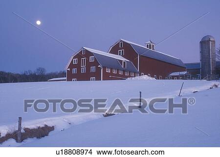 moon, barn, Vermont, VT, Moonrise in the evening over a red barn on a farm in the snow in winter in Barnet. View Large Photo Image Picture - moon, barn, Vermont, VT, Moonrise in the evening over a red barn on a farm in the snow in winter in Barnet.. Fotosearch