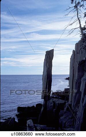 Stock Image -  rock, Bay of Fundy, Nova Scotia, NS, Canada, Balancing Rock on the eastern shore of Digby Neck on the Bay of Fundy in Tiverton on the Atlantic Ocean. . Fotosearch
