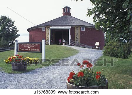 Shelburne Vermont Vt Red Round Barn At The Entrance To The