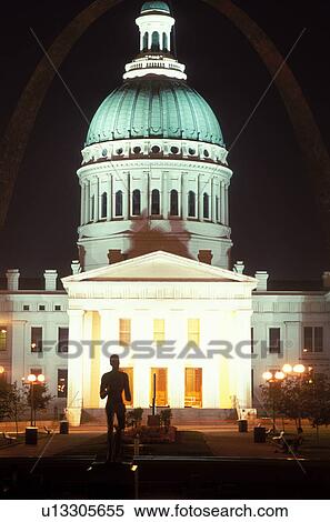 St. Louis, courthouse, MO, Missouri, View of the Old Courthouse and Gateway Arch from Kiener Plaza in downtown Saint Louis in the evening. Jefferson National Expansion Memorial. View Large Photo Image Stock Photography - St. Louis, courthouse, MO, Missouri, View of the Old Courthouse and Gateway Arch from Kiener Plaza in downtown Saint Louis in the evening. Jefferson National Expansion Memorial.. Fotosearch