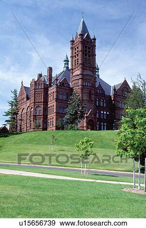 Stock Photo -  university, Syracuse, NY, New York, Building on the University of Syracuse campus.. Fotosearch