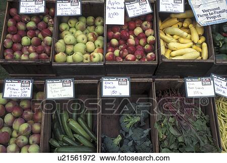 Stock Image -  vegetables, apples, outdoor market, produce, Vermont, VT, Apples and vegetables for sale at the Farmers Market in Waterbury. . Fotosearch