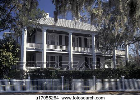 Picture -  antebellum, mansion, Beaufort, SC, South Carolina, Historic house in the Historic District of Beaufort.. Fotosearch