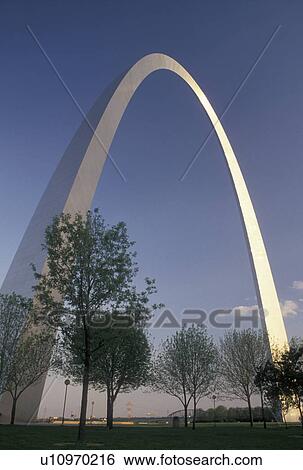 Stock Photograph -  arch, St. Louis, Gateway Arch, MO, Missouri, The Gateway Arch, Jefferson National Expansion Memorial, in Saint Louis in the spring. Gateway to the West.. Fotosearch