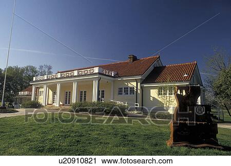 Stock Image -  art gallery, Baton Rouge, Louisiana, LA, Art Museum at City Park in Baton Rouge.. Fotosearch
