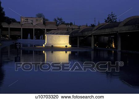 Atlanta, Martin Luther King, GA, MLK, Sweet Auburn, Georgia, Dr. Martin Luther King Jr. 's crypt illuminated in the evening in the reflecting pool at the Martin Luther King Jr. Center for Non-violent Social Change at the Martin Luther King Jr. National Hi View Large Photo Image Stock Image - Atlanta, Martin Luther King, GA, MLK, Sweet Auburn, Georgia, Dr. Martin Luther King Jr. 's crypt illuminated in the evening in the reflecting pool at the Martin Luther King Jr. Center for Non-violent Social Change at the Martin Luther King Jr. National Hi. Fotosearch